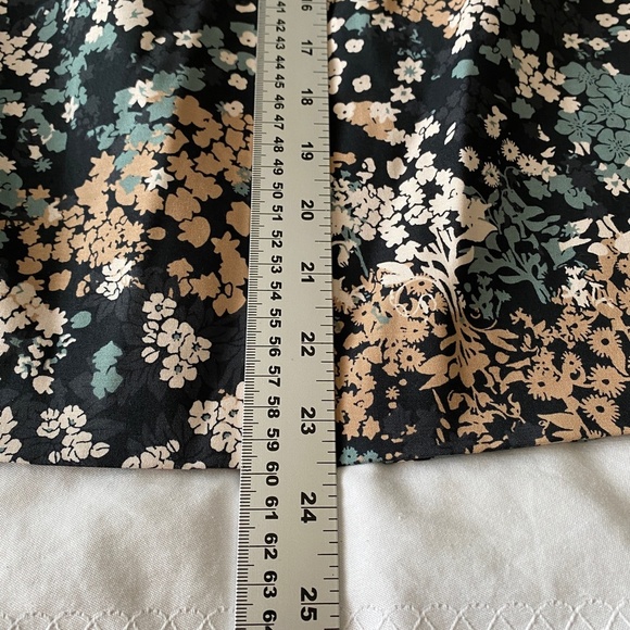 RW & Co. NWT Women's 1/4 Zip Black Floral Print Midi Skirt Size 8 - Picture 9 of 11